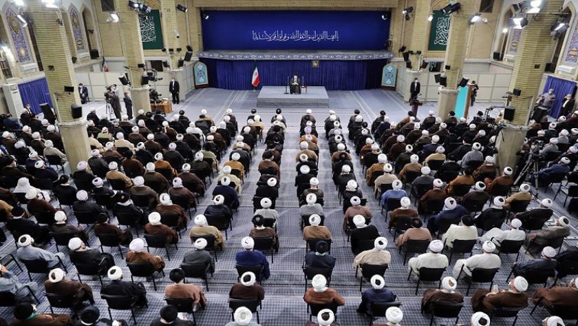 Iranpress: Imams of Friday prayers to meet leader