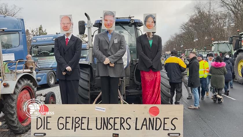 Iranpress: Thousands of German farmers protest against government policies