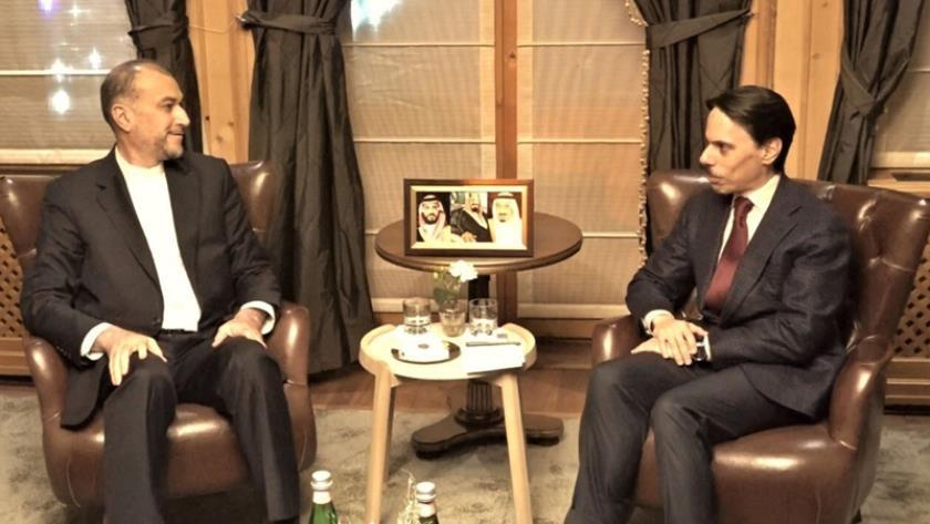 Iranpress: Iranian FM continues diplomatic consultations on side lines of Davos Summit 2024