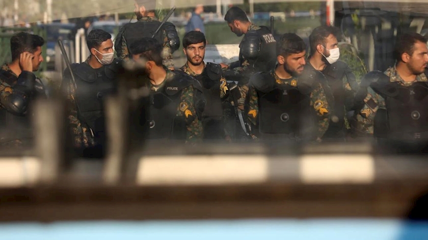 Iranpress: Iranian security forces thwart terrorist attack at Zahedan