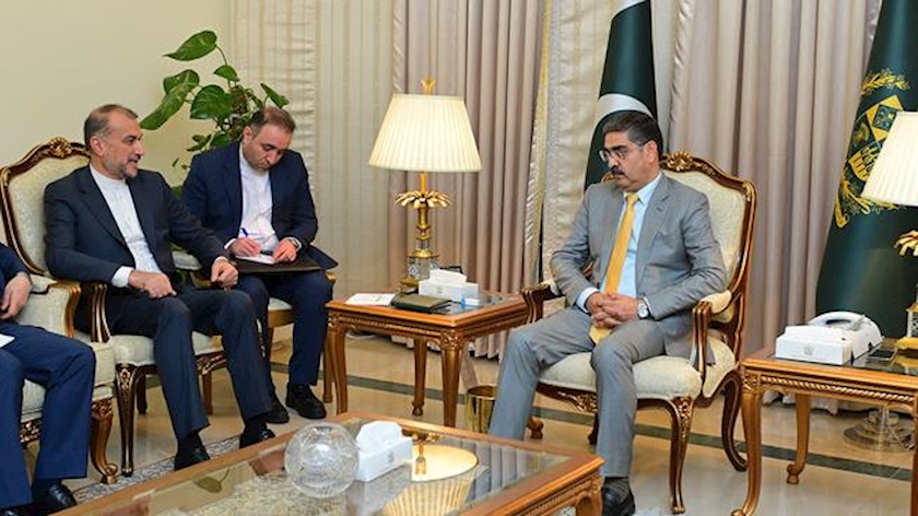 Iranpress: Amir-Abdollahian meets Pakistani PM and Army Commander