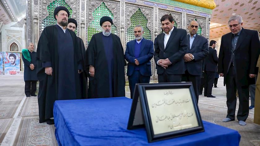 Iranpress: President Raisi, cabinet members renew allegiance with Imam Khomeini Ideals