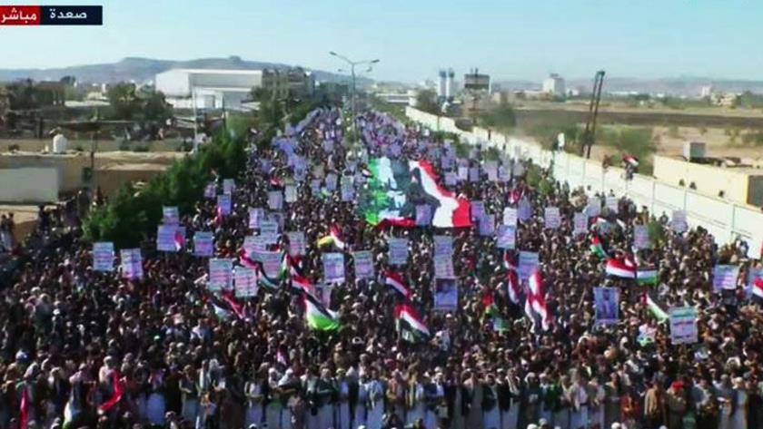 Iranpress: Yemen: People hold massive demonstration in support of Palestine
