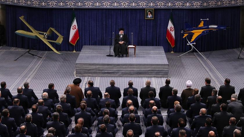 Iranpress: Leader calls on Muslim elites to create public support for cutting ties with Israel