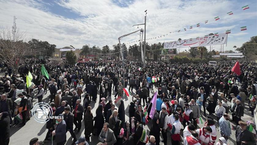 Iranpress: People of Shiraz stage glorious rallies to celebrate 45th anniv of Islamic Revolution