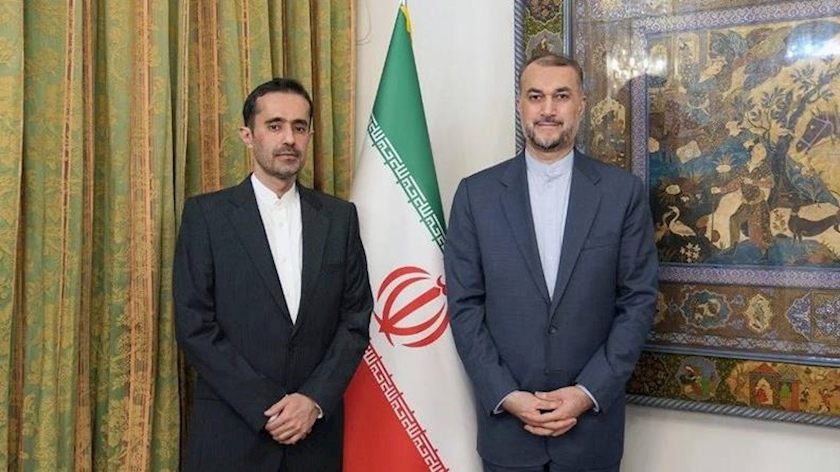 Iranpress: Iran new ambassador to Brunei holds initial talks with FM