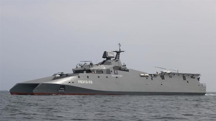 Iranpress: 2 New Warships Join IRGC Navy