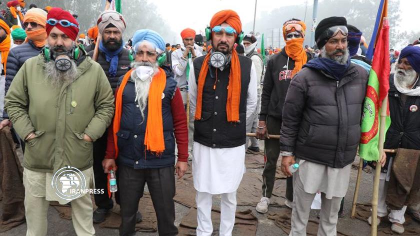 Iranpress: Indian farmers stage protest in Punjab