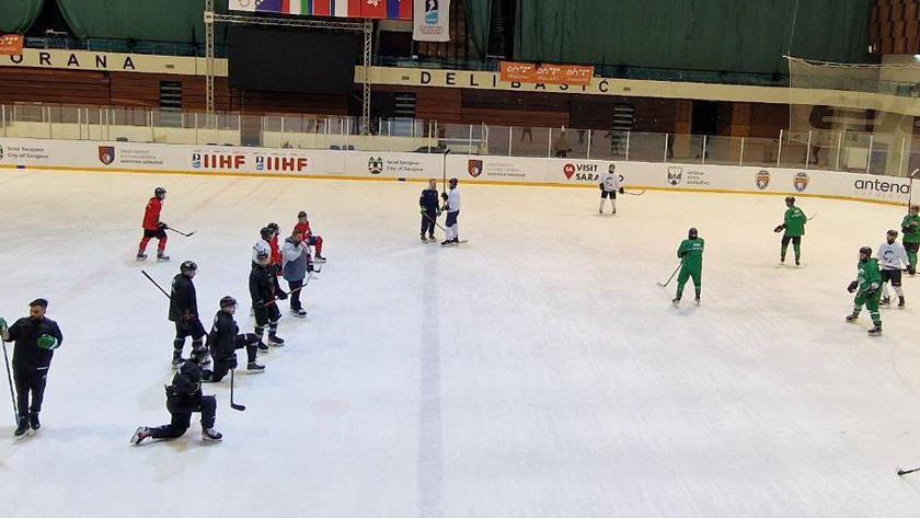 Iranpress: Iran national ice hockey team participate in Sarajevo games