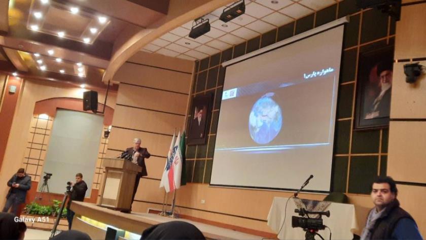 Iranpress: Iranian Space Agency chief describes Pars 1 Satellite details