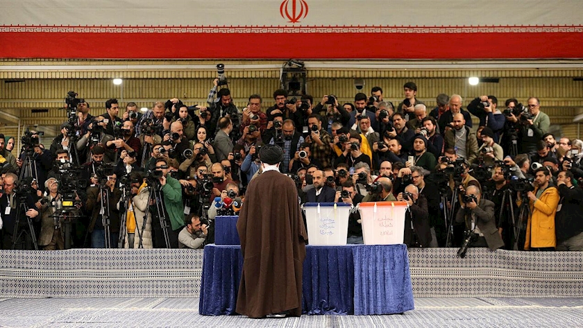 Iranpress: More than 350 foreign journalists cover news on Iran