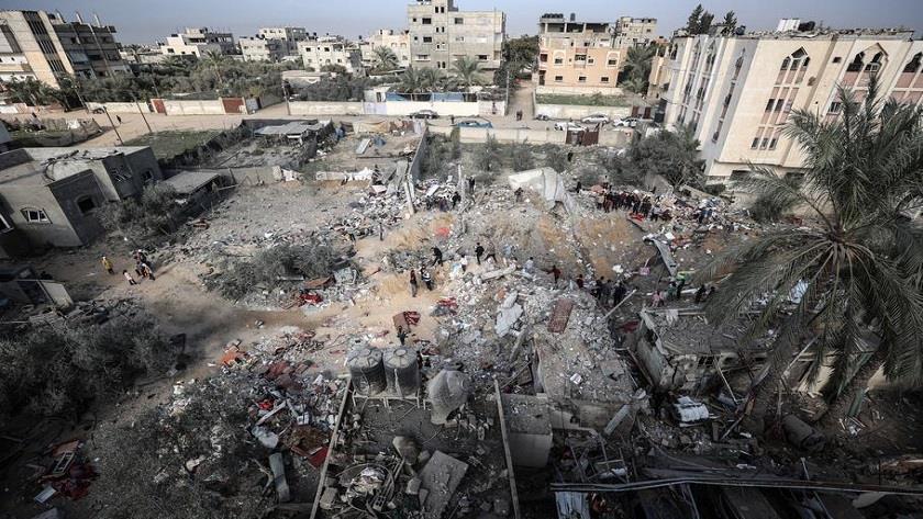 Iranpress: Israel bombs Rafah killing 17 Palestinian 