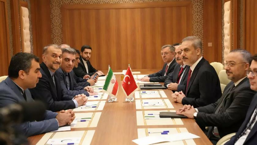 Iranpress: Iranian FM meets with Azeri, Turkish and Tajik counterparts in Jeddah