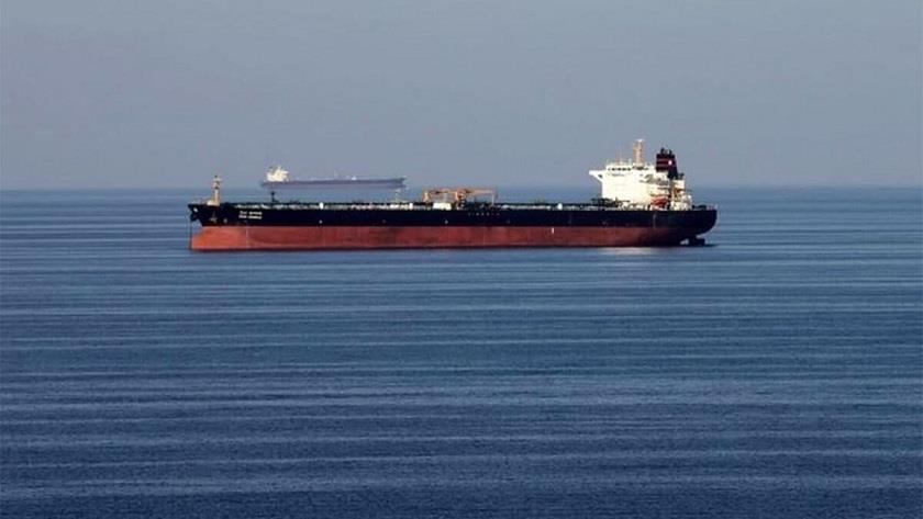 Iranpress: Iran arrests US oil tanker for EB patients