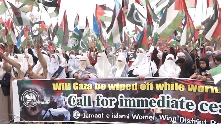 Iranpress: Pakistanis continue to march in support of Gaza demanding ceasefire