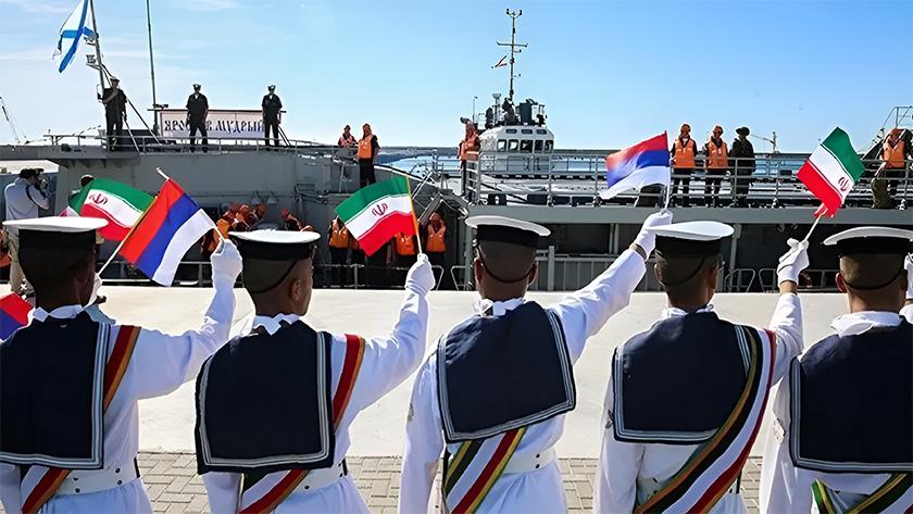 Iranpress: Russian, Chinese destroyers enter Iranian territorial water