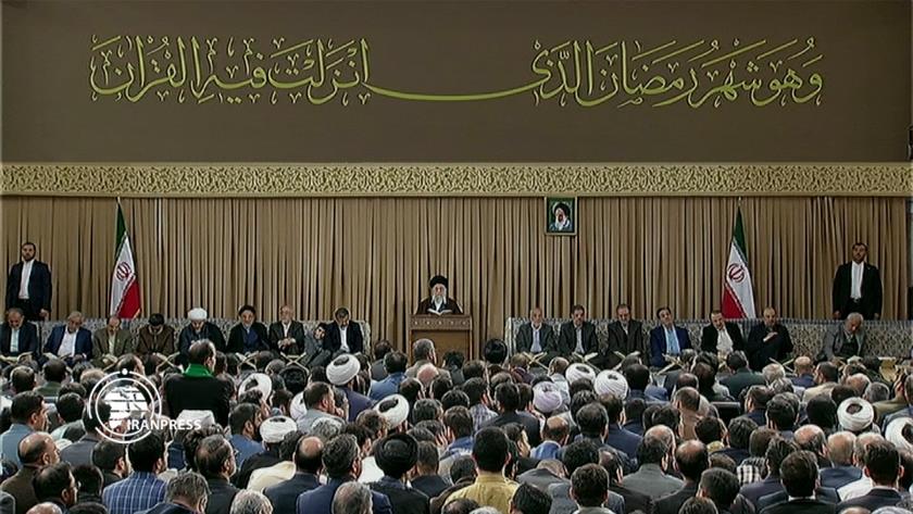 Iranpress:  Quranic circle commences in presence of Leader on first day of Ramadan