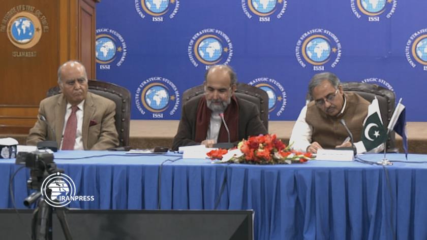 Iranpress: Pakistan hosts round table over Islamophobia