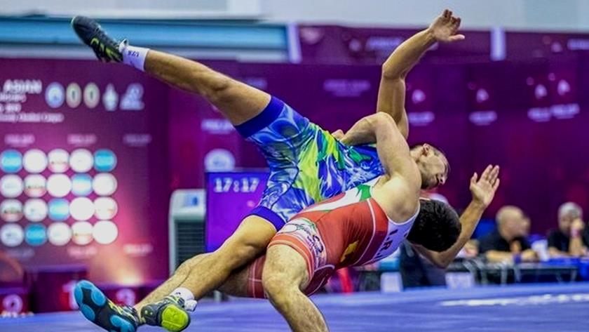 Iranpress: Iranian wrestlers shine in Turkey
