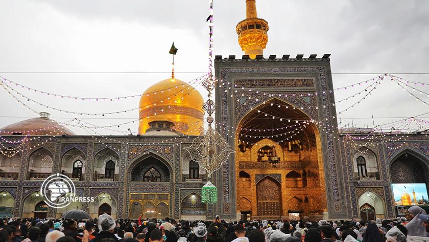 Iranpress: Nowruz in Imam Reza Shrine in Mashhad