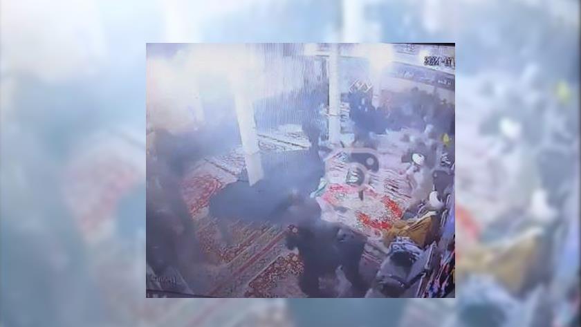 Iranpress: Explosion rocks a mosque in Tabriz