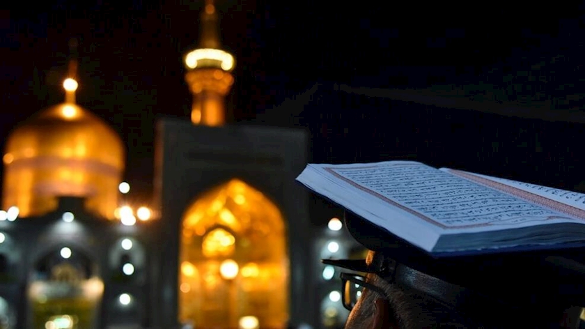 Iranpress: Laylatul Qadr rituals held in Imam Reza Shrine 