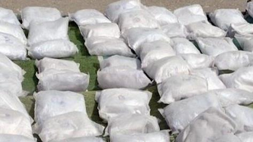 Iranpress: Police seize one ton of narcotics in Southeastern Iran