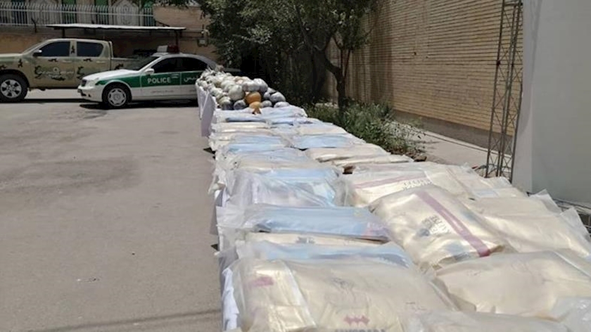 Iranpress: Iranian Police Seize More than 1.5 Ton of Narcotics in SE. Province 