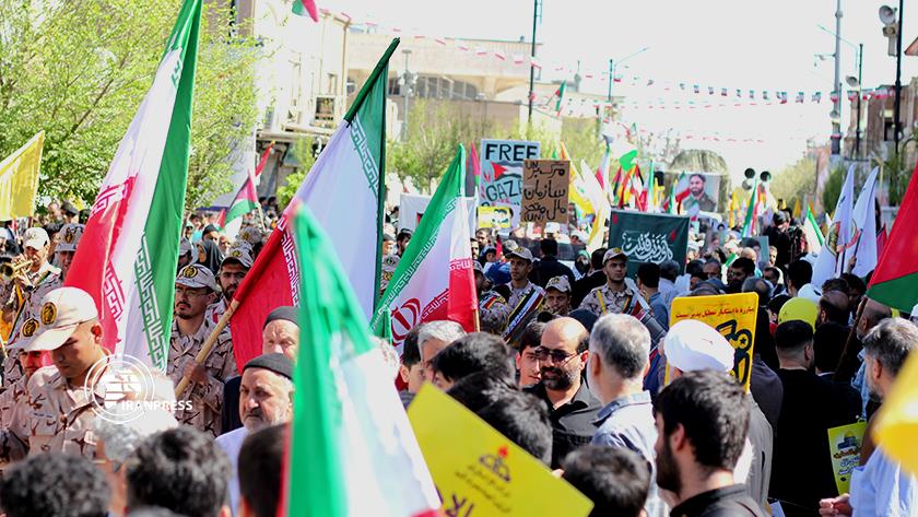 Iranpress: People in Qom marks International Quds Day
