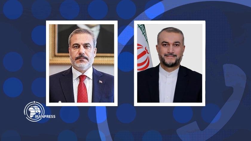 Iranpress: Iran, Turkey FMs confer via phone call