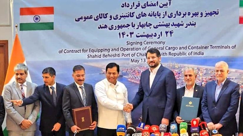 Iranpress: Iran and India praises new agreement on Chabahar