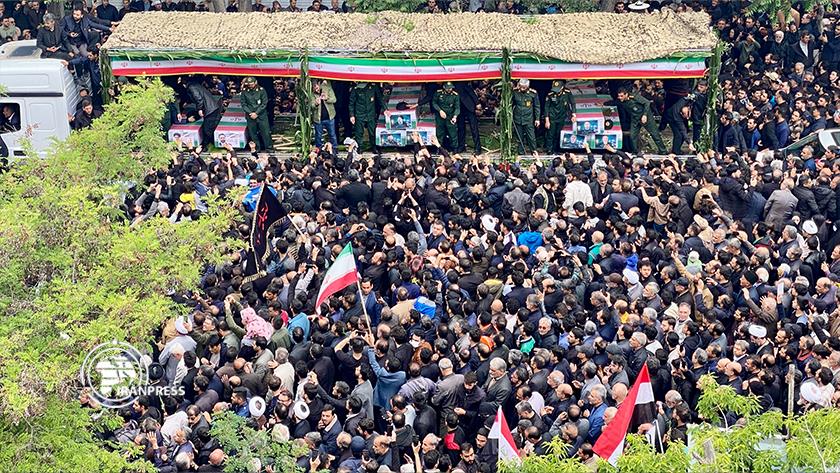 Iranpress: Huge participation of people in Raisi