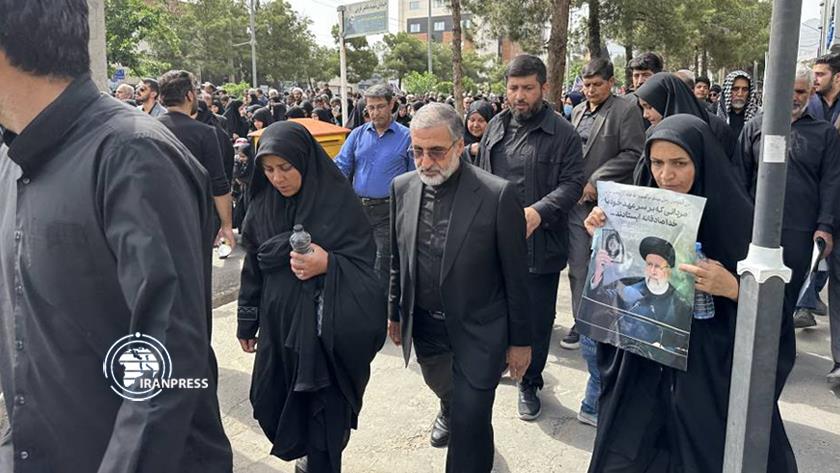 Iranpress: People of Khorasan Go to Extra Mile to Farewell to their President