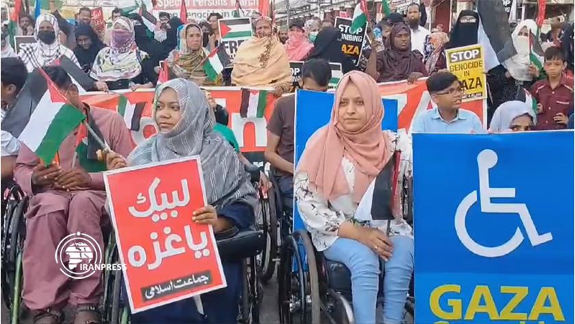 Iranpress: People in Karachi demonstrate in solidarity with Gazans