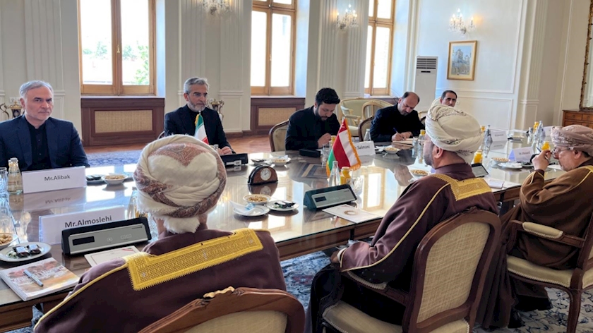 Iranpress: Omani Foreign Minister Visits Iran, Reaffirms Commitment to Bilateral Ties