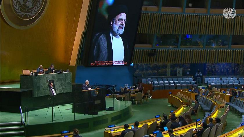 Iranpress: UN General Assembly Pays Tribute to Martyred Iranian President, Foreign Minister