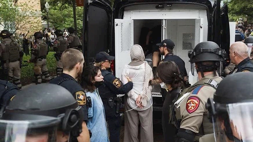 Iranpress: US Police Arrest Pro-Palestinian Protesters