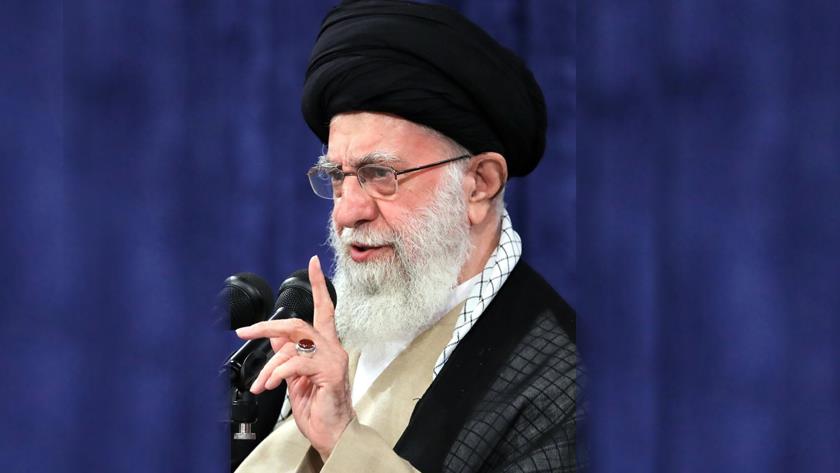 Iranpress: Leader calls hajj rituals cause of intimidating for enemies