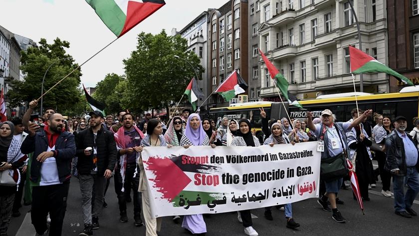 Iranpress: German Academics Call for Resign of Education Minister over Sanction on Palestinians