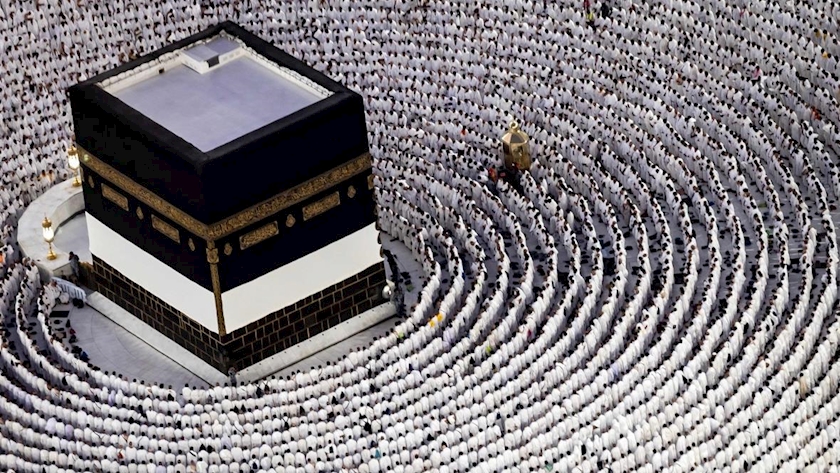 Iranpress: Over 1.8 M Muslims Take Part in Hajj Pilgrims