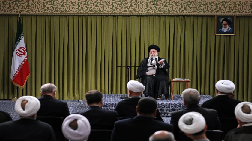 Iranpress: Leader Advises Presidential Candidates Over Remarks Pleasing Enemies