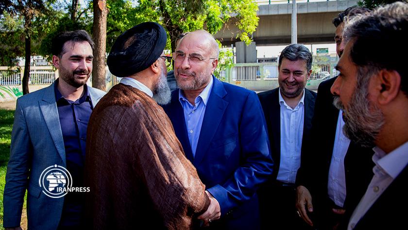 Iranpress: Photo: Presidential hopeful visits Qazvin