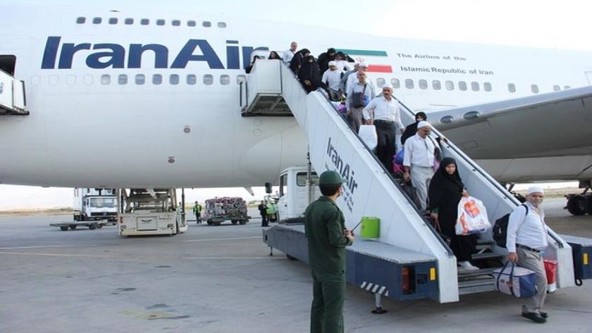 Iranpress: Iranian Hajj Pilgrims Return to Country