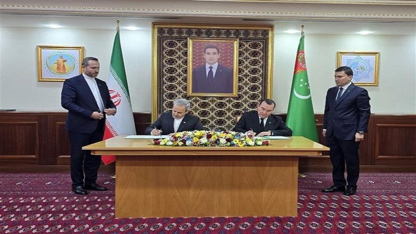 Iranpress: Iran, Turkmenistan Sign Gas Swap Deal to Supply Iraq