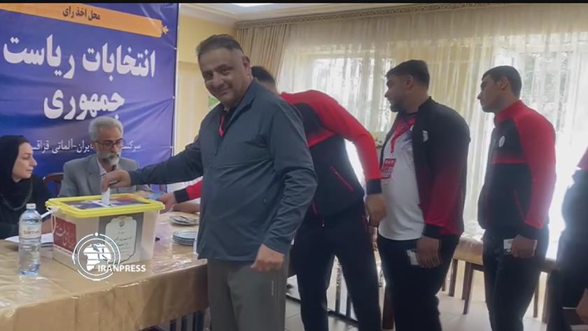 Iranpress: Kazakstan hosts Iranian sports team voters for 14th presidential elections runoff