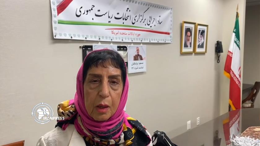 Iranpress: Iranian Elderly Lady Living in U.S Votes in Presidential Run-off Election