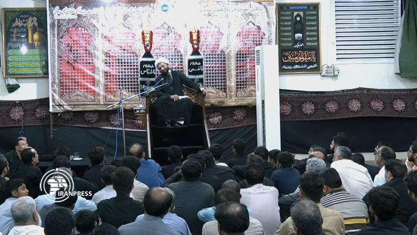 Iranpress: Mourning processions are held in Pakistan with arrival of Muharram