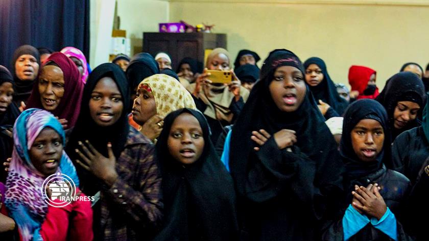 Iranpress: Nairobi  Shia Muslims mourn for  Imam Hussain (AS)