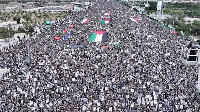 Iranpress: Massive Rallies in Yemen Show Solidarity with Gaza