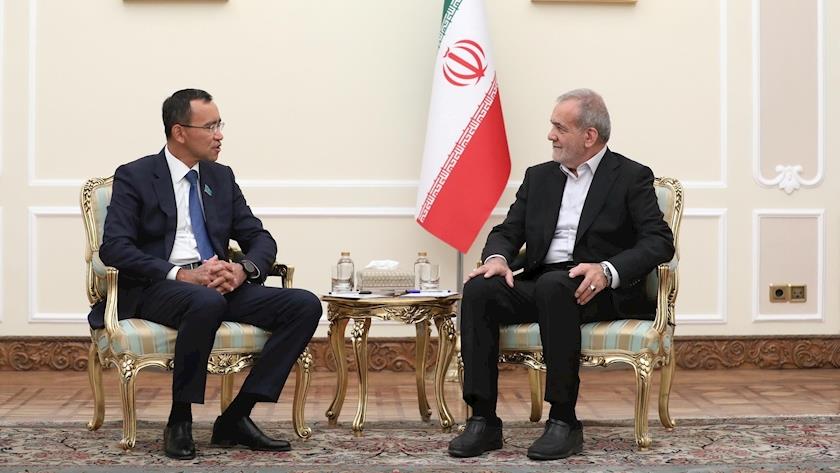 Iranpress: Pezeshkian: Regional Union Leads to Strengthening of Cooperation